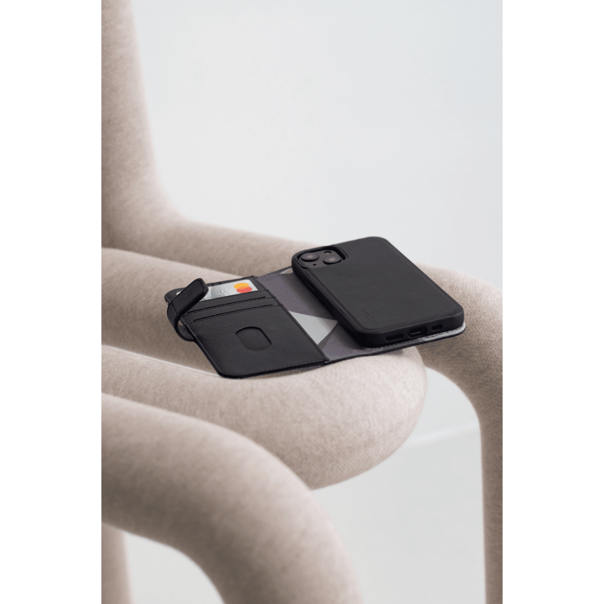 Decoded - iPhone 13 Pro Leder Wallet Detachable Serie - Schwarz
