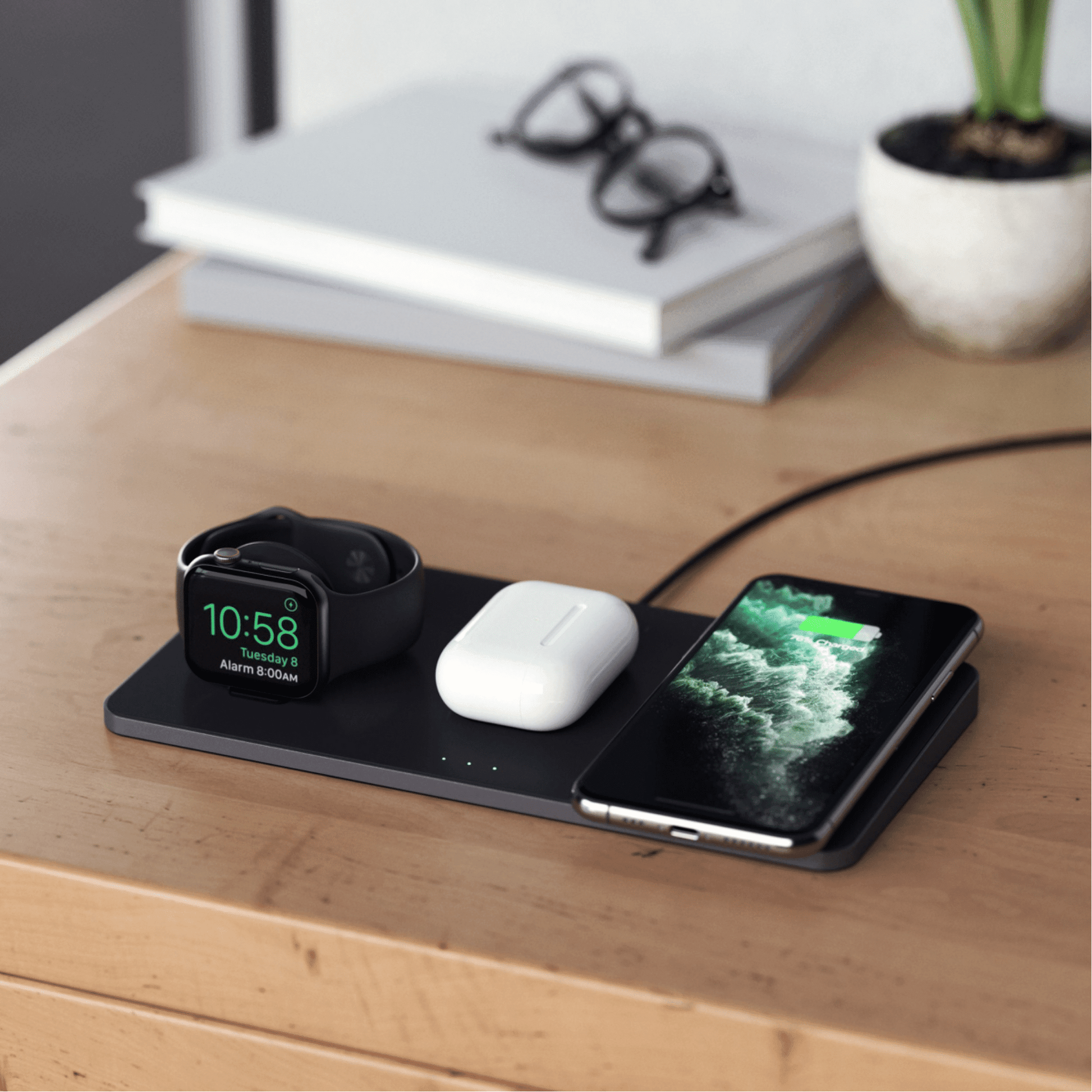 Satechi - Trio Qi Wireless Ladegerät für Aufladen der Apple Watch, AirPods & Qi-kompatiblen iPhones/Smartphones - Schwarz